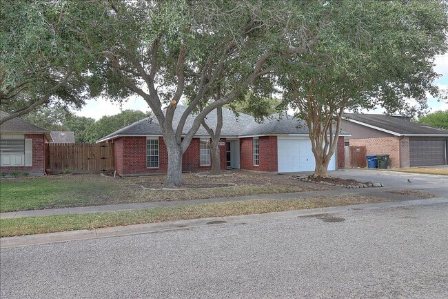 Building Photo - 6405 Clairfield St