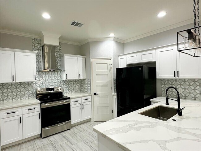 Building Photo - 11315 Alcott Dr