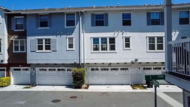 Building Photo - 37549 Willow St