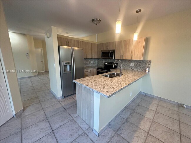 Building Photo - 6839 NW 69th Ct