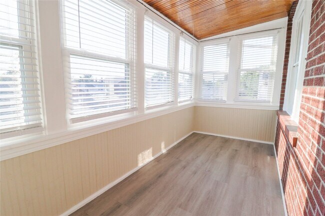 Building Photo - 4932 Loughborough Ave