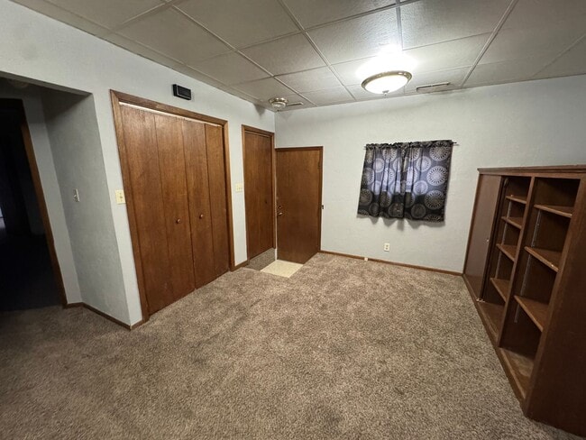 Building Photo - 406 N 14th St