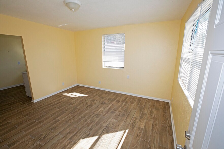 Building Photo - 849 W 30th St