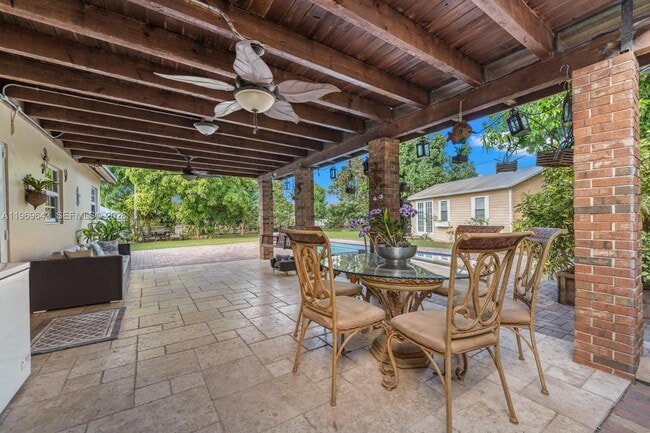 Building Photo - 3605 SW 122nd Pl