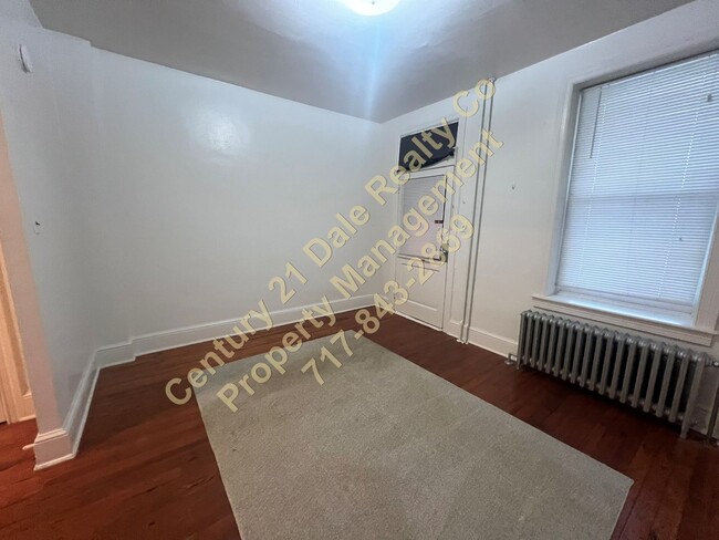 Building Photo - 362 W Broadway