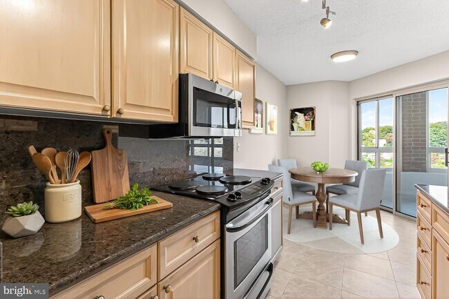 Building Photo - 2151 Jamieson Ave