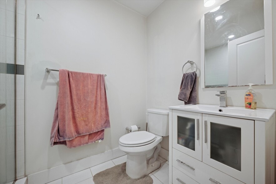 Lower Level Bath - 970 N Marshall St