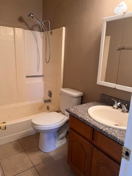 Building Photo - 1367 Pattee Cir