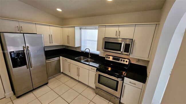 Building Photo - 5084 NW 112th Ct