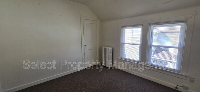 Building Photo - 1235 Stophlet St