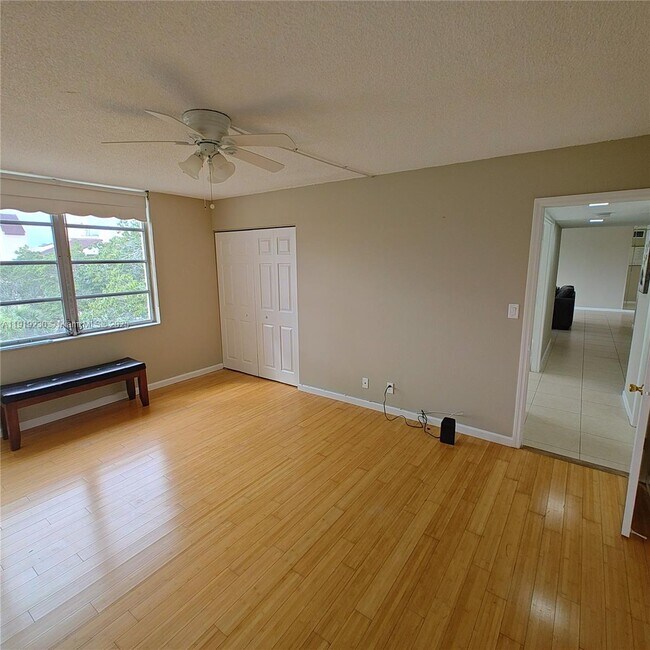 Building Photo - 7051 Environ Blvd