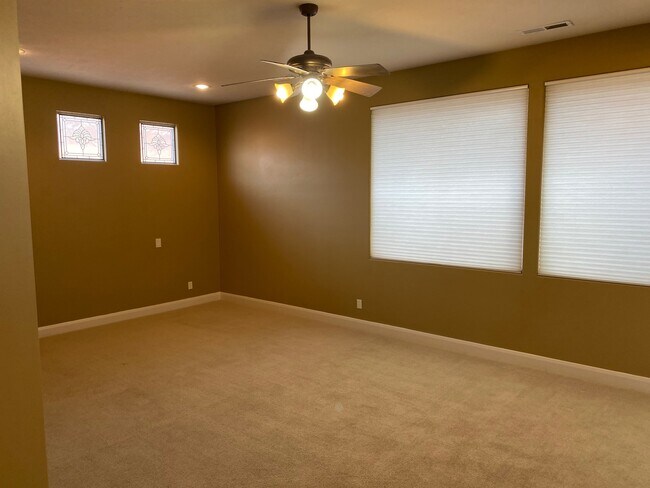 Building Photo - 2242 N Gunsight Dr