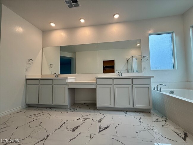 Building Photo - 9768 Abel Clf St