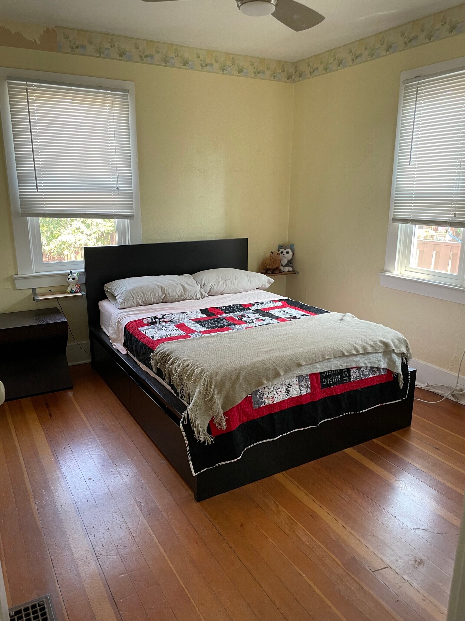 Primary bedroom - 3628 NE 78th Ave