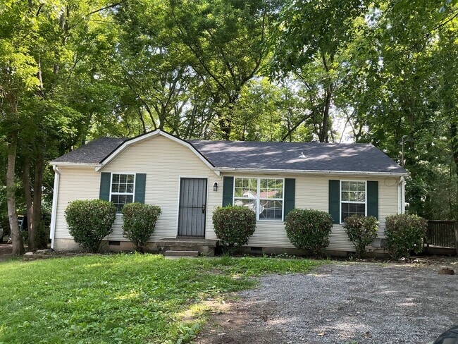 Building Photo - 203 Creekside Dr