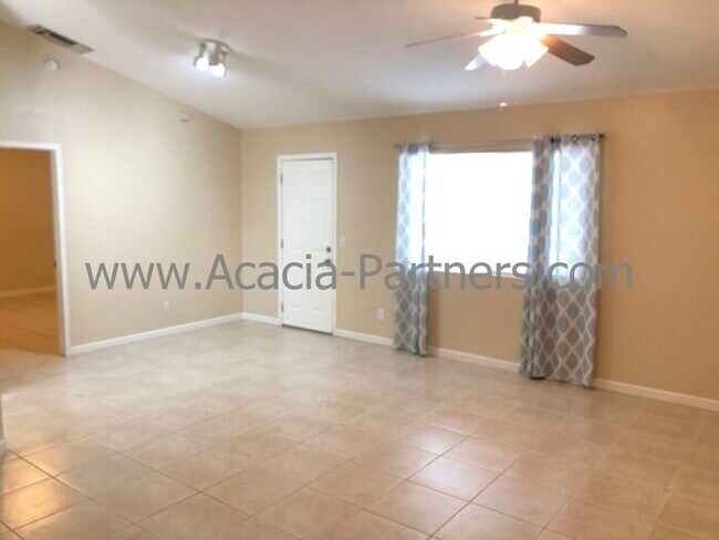 Building Photo - Three Bedroom/Two Bath Home