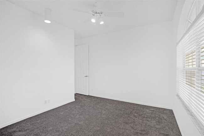 Building Photo - 6463 Colomera Dr