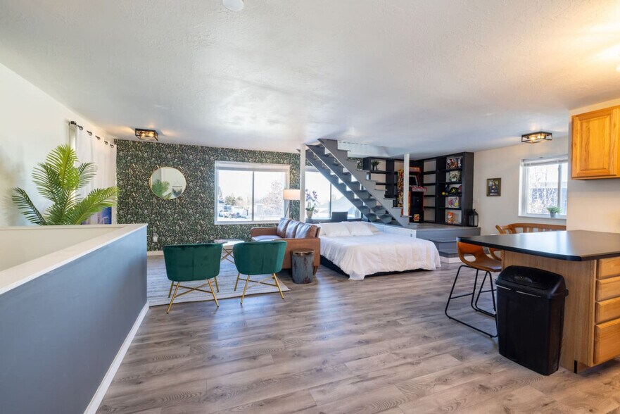 Building Photo - 13043 Mountain Crest Cir