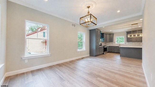 Building Photo - 456 S Nectar Ave