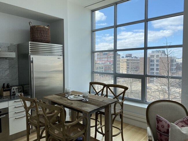 Primary Photo - 359 Newbury St