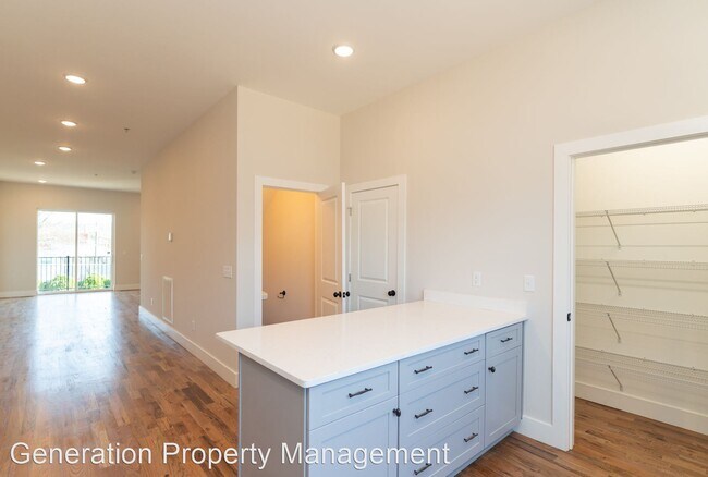 Building Photo - 4 br, 5 bath House - 1039 Montague Place