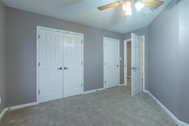 Building Photo - 4202 Fairmeadow Dr