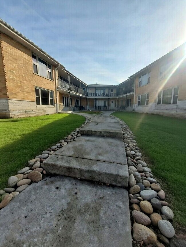 Building Photo - 3210 N 76th St