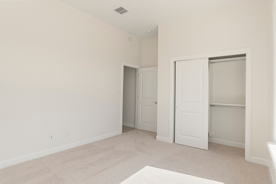 Building Photo - 360 Playa Vista St