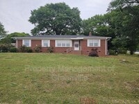 Building Photo - 400 Berea Dr