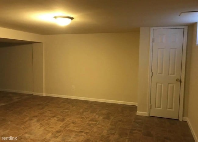 Building Photo - 3 br, 1.5 bath Townhome - 4522 Marble Hall Rd