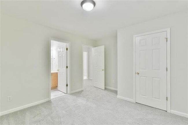 Building Photo - 2694 Winslow Ridge Dr NE