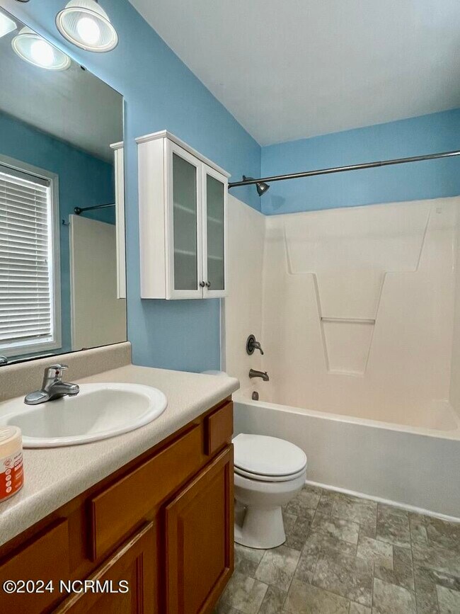 Building Photo - 143 Apache Trail