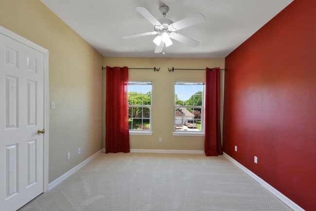 Building Photo - Beautifully Updated 4 Bedroom, 2.5 Bathrooms, 2-Story Home in West Round Rock