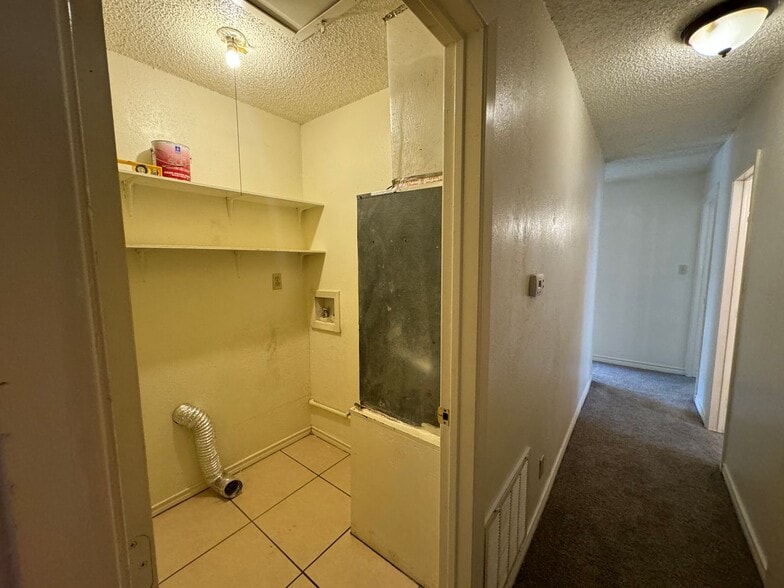 Building Photo - 1301 Franz Dr