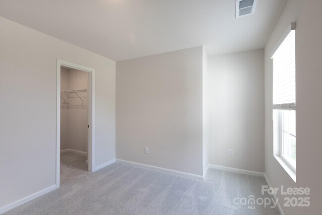 Building Photo - 10350 Chatham Run Ln