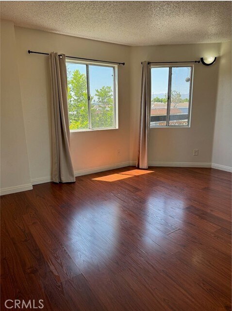 Building Photo - 9014 Burnet Ave