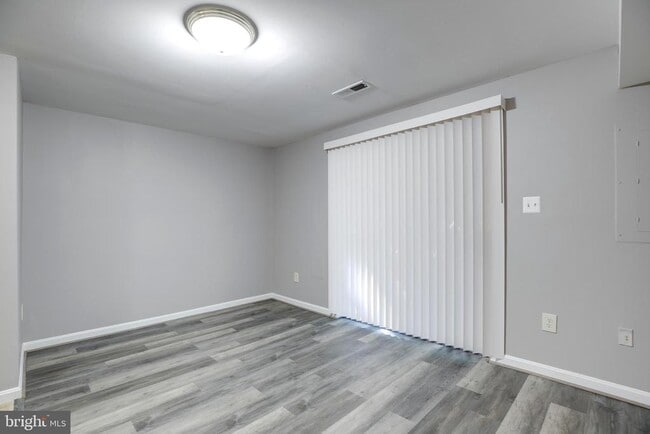 Building Photo - 5678 White Dove Ln