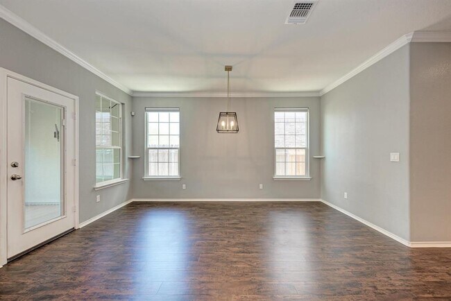 Building Photo - 1412 Berlin Ln