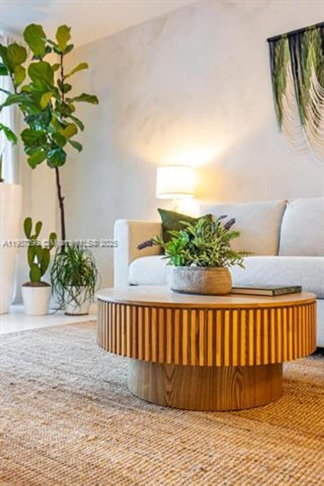 Building Photo - 2301 Collins Ave