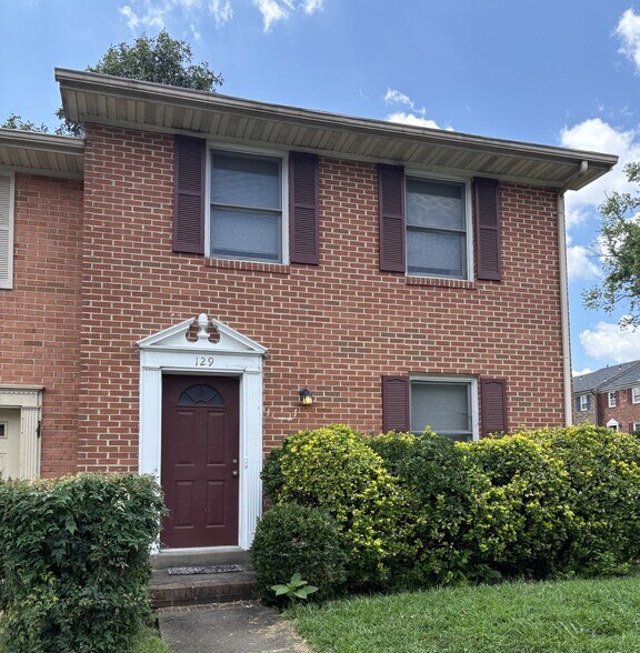 Primary Photo - 129 Farrell Ln