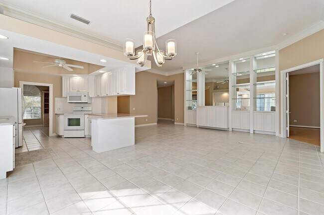 Building Photo - 8120 SE Paurotis Ln