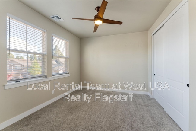 Building Photo - 3223 S Beringer Ln