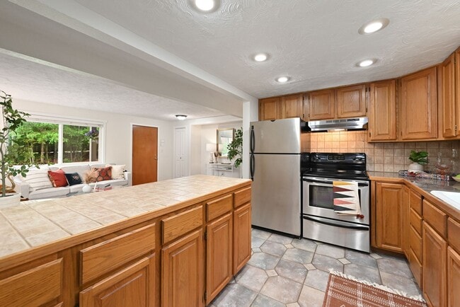 Building Photo - Cozy 2-bedroom 2 bath house in Redmond