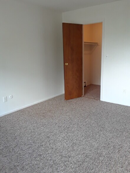 Building Photo - 205 E Watson St