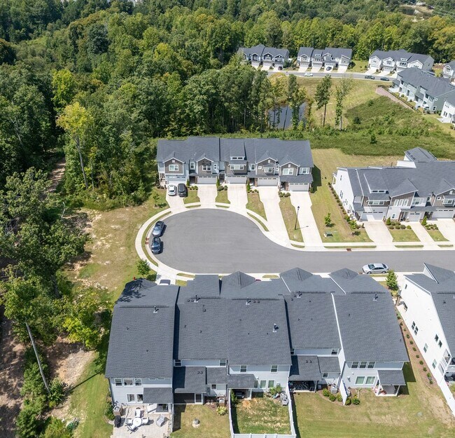 Building Photo - 75 Balfour Run
