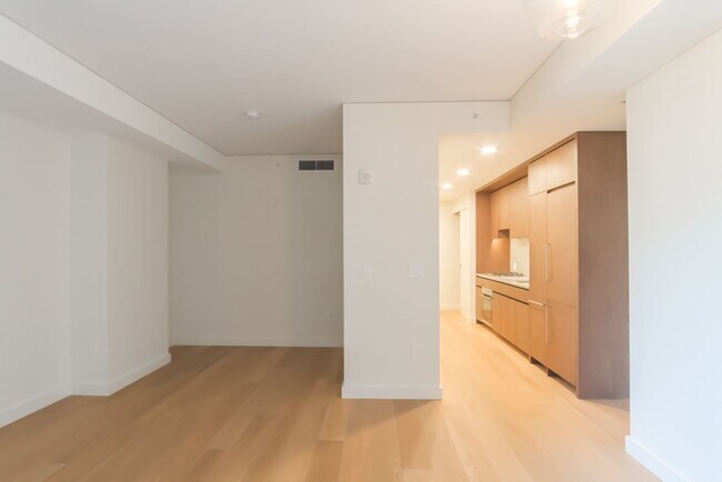 Building Photo - 1Bd/1Ba Seattle Condo