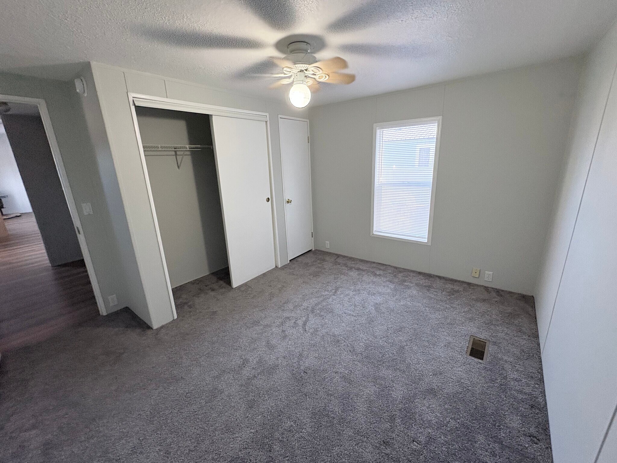 Building Photo - 2250 N Whispering Pnes Dr