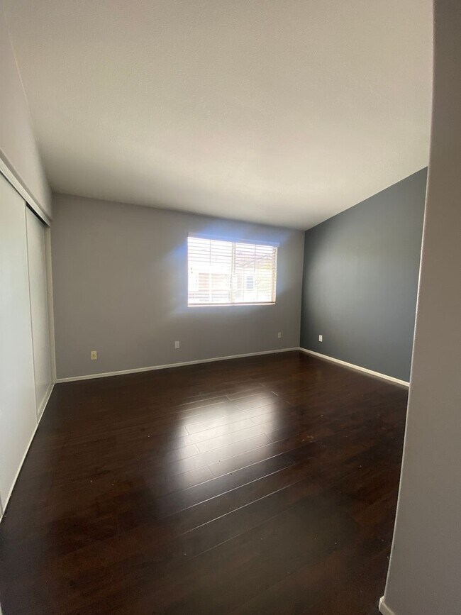Building Photo - Anaheim HIlls 3 Bedroom