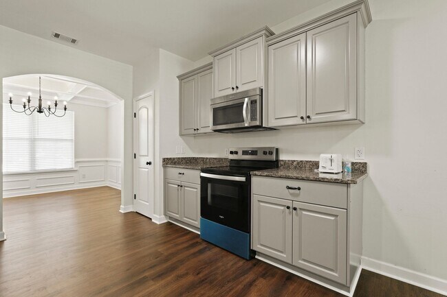 Building Photo - Spacious 4 Bedroom Home With Plenty of Space to Enjoy and Resort-style Amenities in Belmont Glen