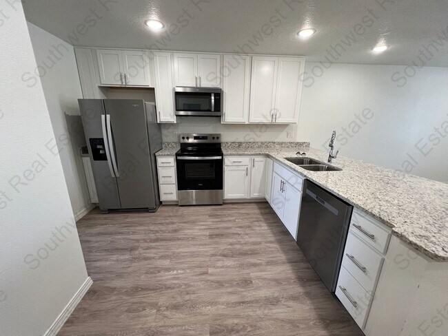 Building Photo - 2121 Bobwhite Ct